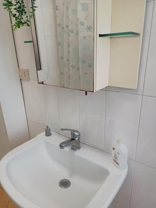 Monolocale Vicino Metro Libia Apartment *